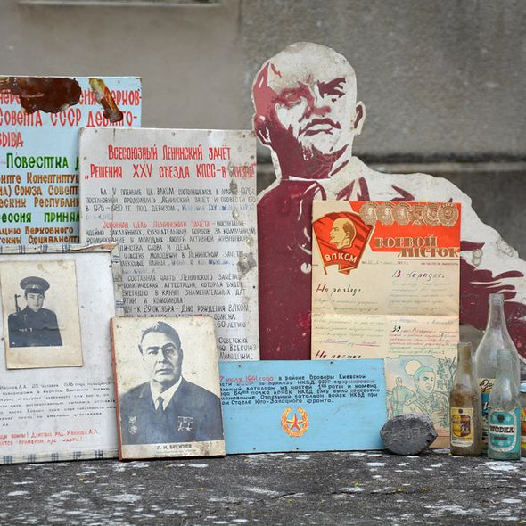 Einige der Fundstücke, die Felix Müller-Stüler an die Gedenkstätte übergab (Foto: GBLP)