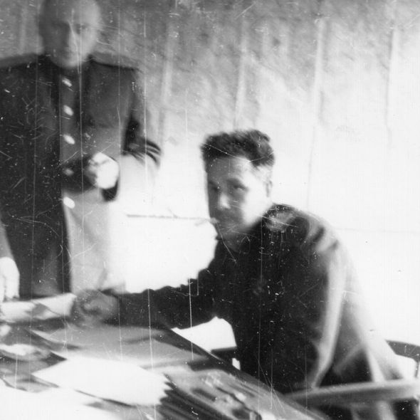 Vernehmungsoffizier und Dolmetscher der sowjetischen Spionageabwehr Vernehmungsoffizier und Dolmetscher der sowjetischen Spionageabwehr
