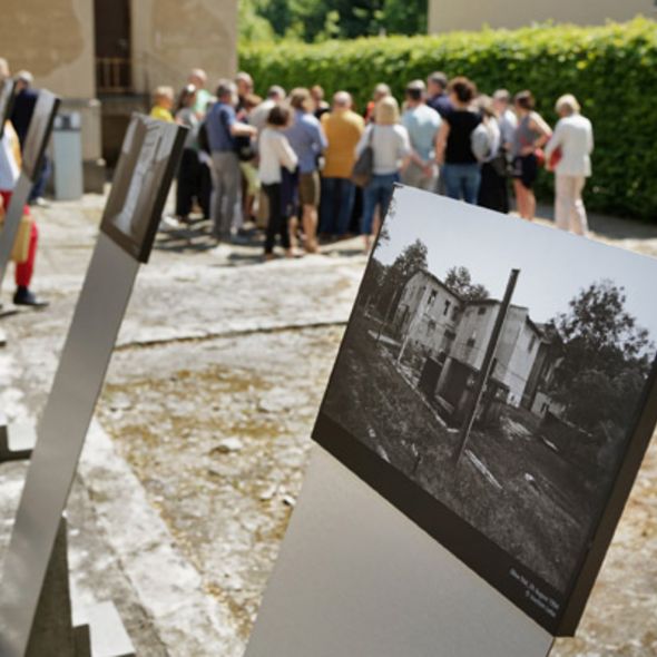 Fotoausstellung im Innenhof der Gedenkstätte. Foto: Hagen Immel, Potsdam. Fotoausstellung im Innenhof der Gedenkstätte. Foto: Hagen Immel, Potsdam.